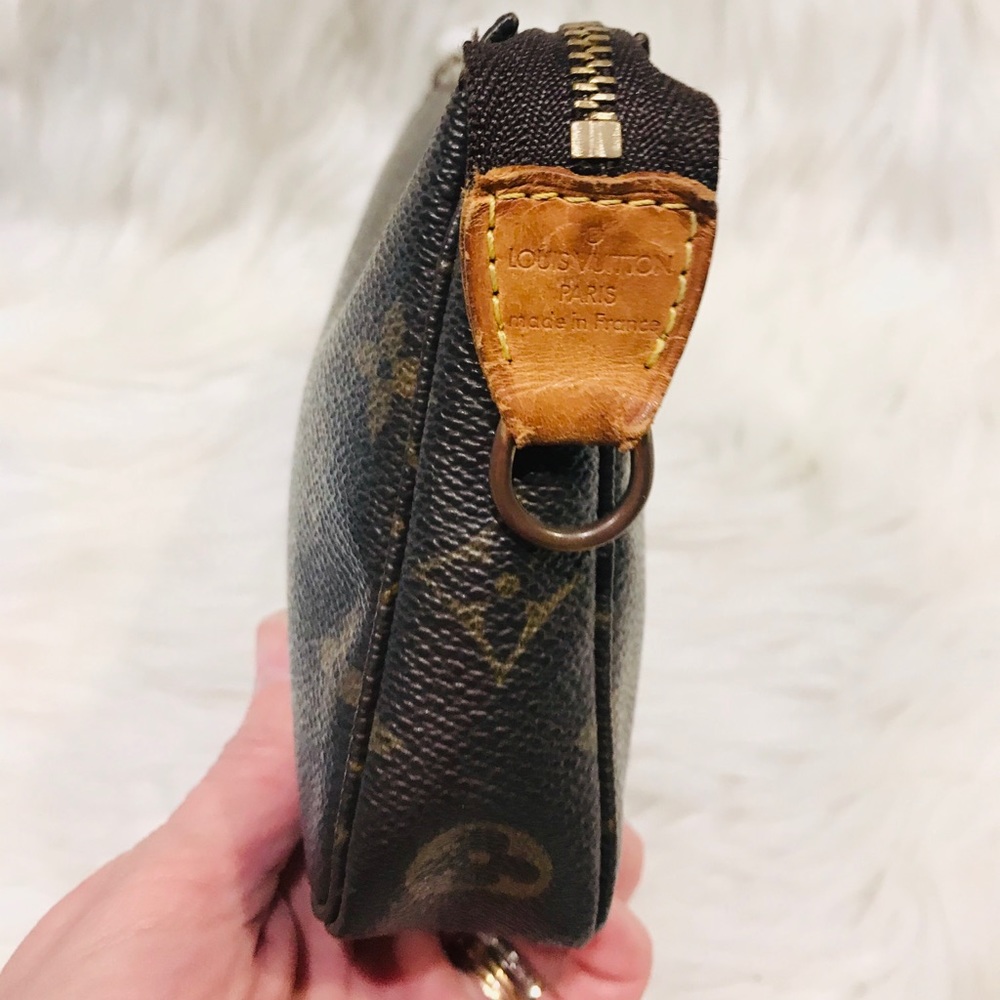 Authentic Louis Vuitton Pochette #6.7Q - Picture 4 of 8
